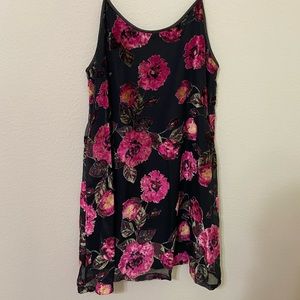Francesca’s Swing Dress Strappy Black Floral Velour Lined mi ami NWT Size L